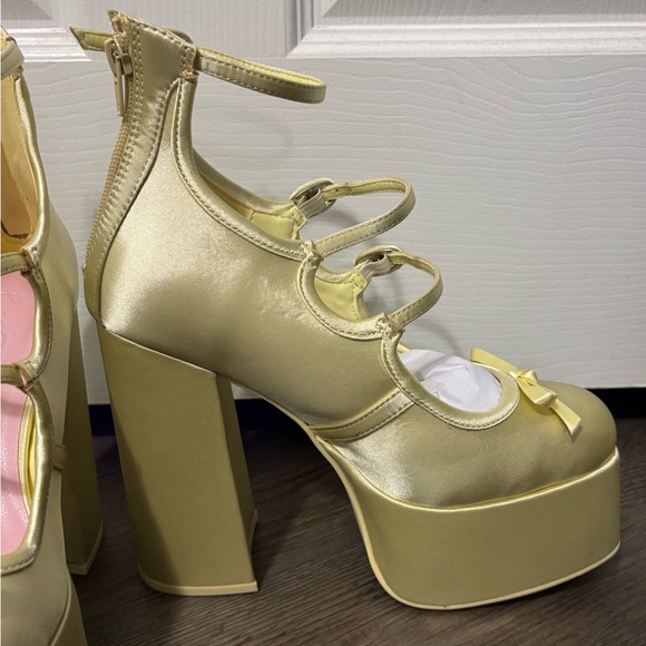 NWOB Dolls Kill / Sugar Thrillz Yellow Smiling Melody Platform Heels - Picture 5 of 9